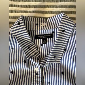 Banana Republic Women’s Riley Tailored Fit Shirt 12 Elephant Print no wrinkle